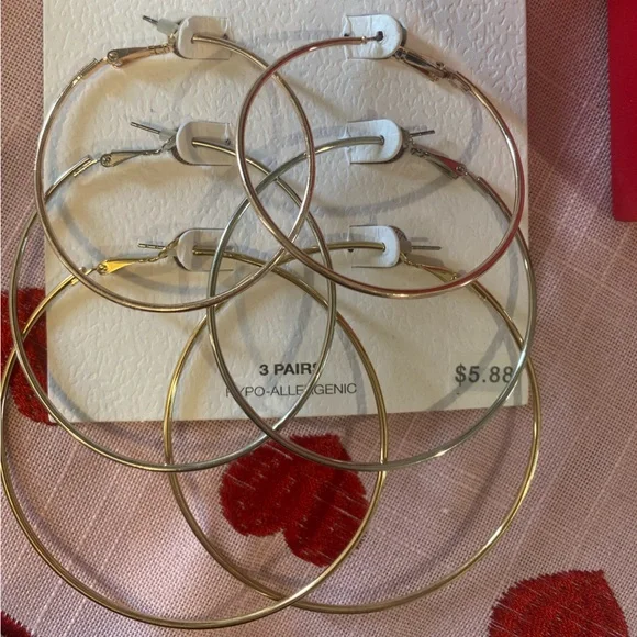 🛍️SALE…Time and Tru Earring Collection - multiple colors and styles - Picture 3 of 10